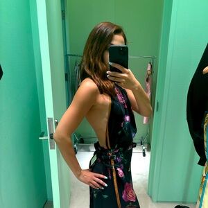 Meet your Posher, Nada